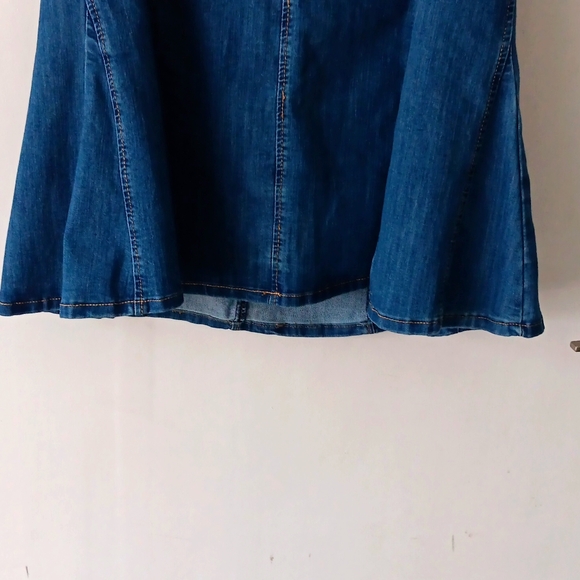 Christopher & Banks Sz 12 Jean Skirt - Picture 3 of 4
